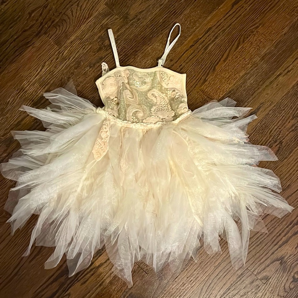 Ooh! La, La! Couture NWOT size 4